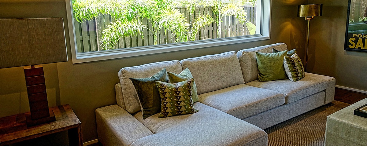 img salas tapicería telas materiales diseños con plantas de fondo